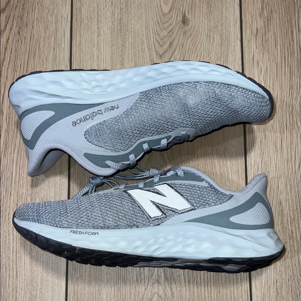 New Balance Arishi V4 Light Gray Athletic Sneakers - Picture 5 of 15